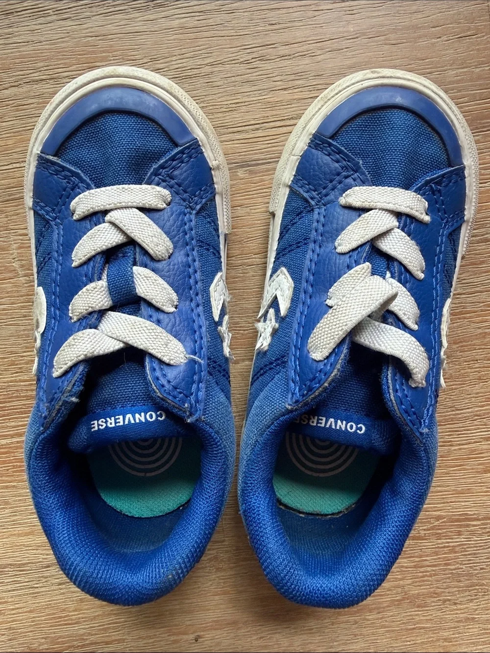Converse youth low